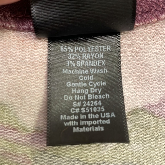 Agnes & Dora Cropped Long Sleeve Brushed Floral Top - Picture 4 of 4